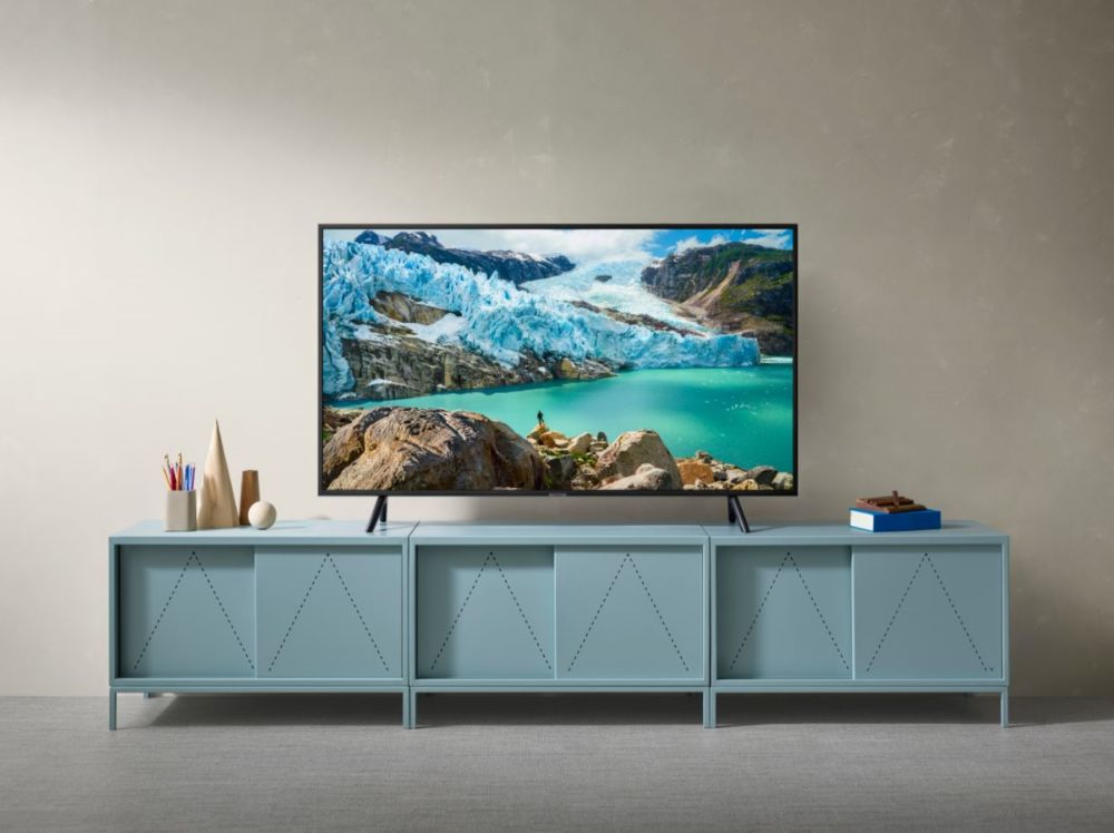 tv-samsung-4k-uhd-dans-un-salon