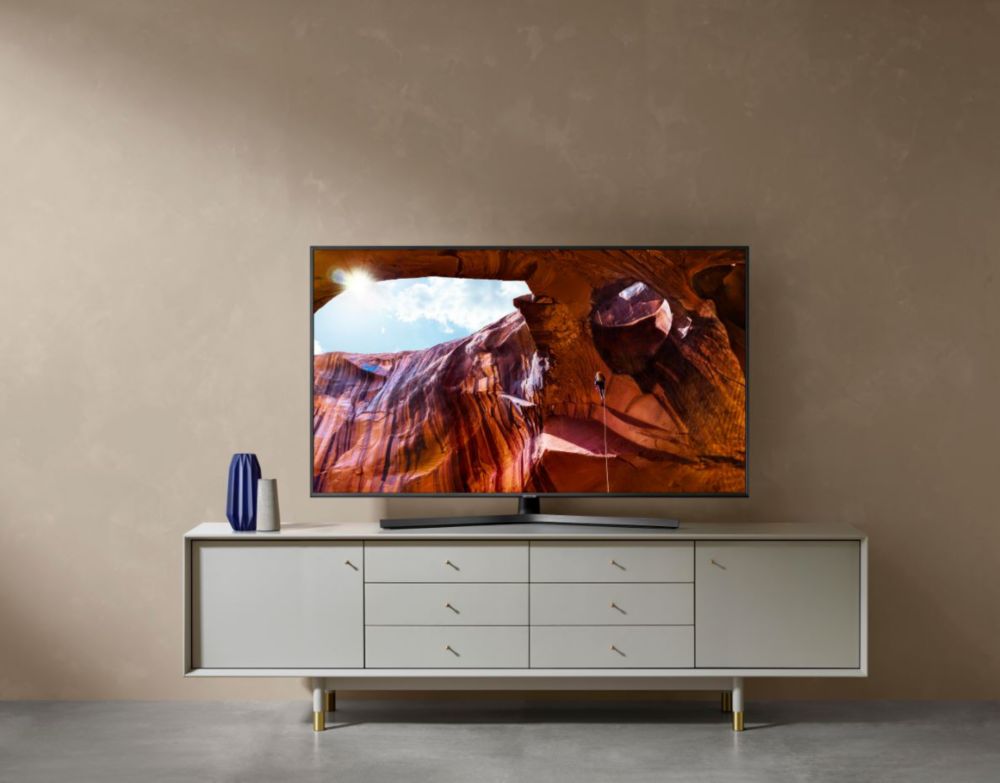 TV Samsung 4K UHD au sein d'un salon