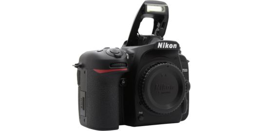 Reflex NIKON D7500 + 18-140vr
