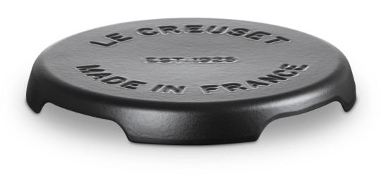 Dessous de plat LE CREUSET rond collection barbecue 22 cm noir mat