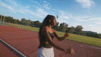 Voir la vidéo pour Ecouteurs sport BEATS Powerbeats Fit Gris