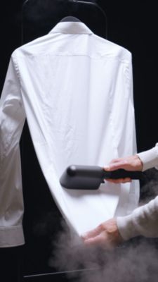 Voir la vidéo pour Défroisseur vapeur LAURASTAR Izzi by BOSS