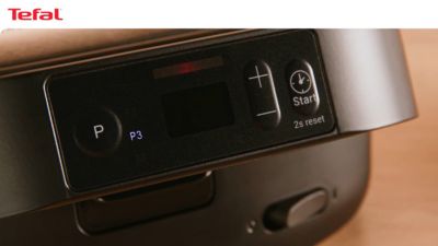 Voir la vidéo pour Gaufrier, croque monsieur TEFAL SDW WAFFLE/SHELL SW873BF0