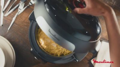 Voir la vidéo pour Cookeo MOULINEX Cookeo Wi-Fi 8en1 CE952AF0