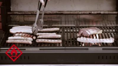 Voir la vidéo pour Barbecue gaz CAMPINGAZ Premium 4W noir 4 brûleurs sur chariot, 72x46 cm