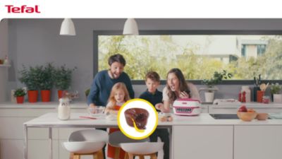 Voir la vidéo pour Machine à gâteaux TEFAL Cake Factory Délices KD810112