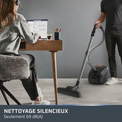 Voir la vidéo pour Aspirateur avec sac ROWENTA Silence Force 7 RO4934E0