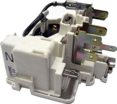 Relais BRANDT RELAIS+COUPE CIRCUIT - FX6D000D6 Relais BRANDT RELAIS+COUPE CIRCUIT - FX6D000D6