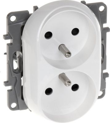  LEGRAND Prise électrique double 16A gamme Niloé LEGRAND Prise électrique double 16A gamme Niloé