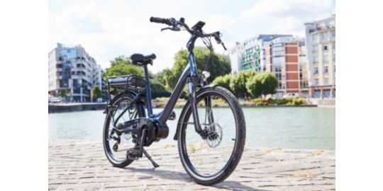 Vélo VAE ESSENTIELB URBAN 600 bleu nuit