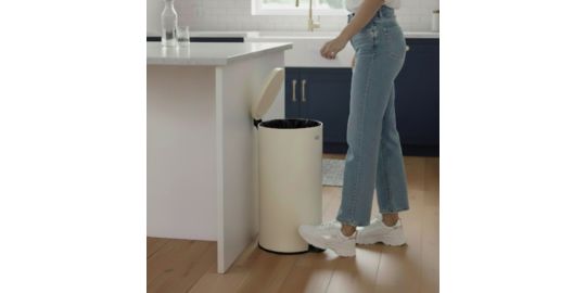 Poubelle de cuisine manuelle ESSENTIELB 30L Beige