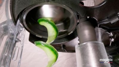 Voir la vidéo pour Extracteur de jus MAGIMIX 18081F Juice Expert 3 Noir