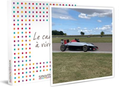 Coffret cadeau SMARTBOX Stage de pilotage de 24 min en Formule R Coffret cadeau SMARTBOX Stage de pilotage de 24 min en Formule R