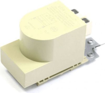 Condensateur WHIRLPOOL FILTRE ANTIPARASITE...