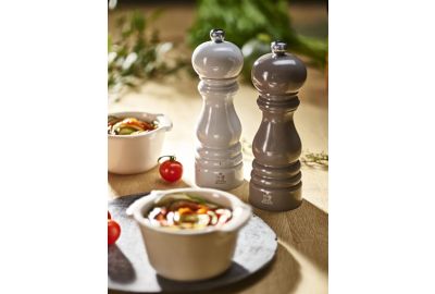 Moulin à poivre PEUGEOT Paris u