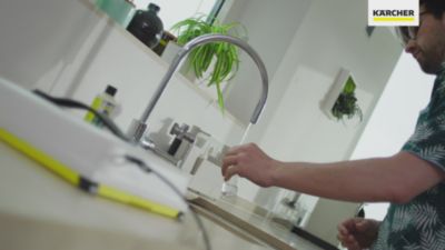 Voir la vidéo pour Robot Lave vitre KARCHER RCW 4 Extra