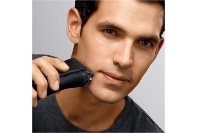 Rasoir BRAUN Serie 3 3020 + lotion nettoyante