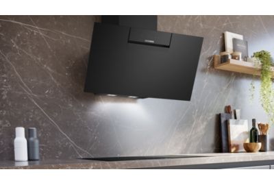 Hotte décorative murale inclinée SIEMENS LC87KFN60