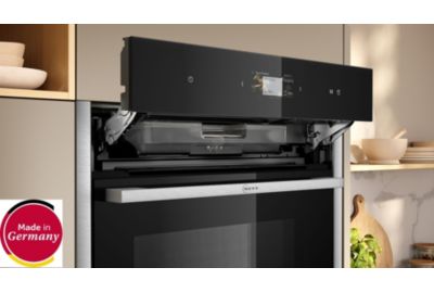Four encastrable fonction vapeur NEFF C24FS31N0