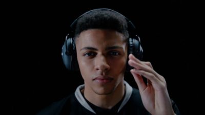 Voir la vidéo pour LOGITECH Casque + support G PRO X GAMING