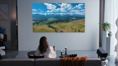 Voir la vidéo pour Vidéoprojecteur home cinéma HISENSE Smart Mini C2