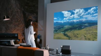 Voir la vidéo pour Vidéoprojecteur home cinéma HISENSE Smart Mini C2