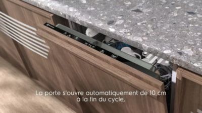 Voir la vidéo pour Lave vaisselle encastrable ELECTROLUX EEG48300L GlassCare