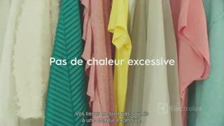 Voir la vidéo pour Electrolux PerfectCare 700 EW7H5142SC