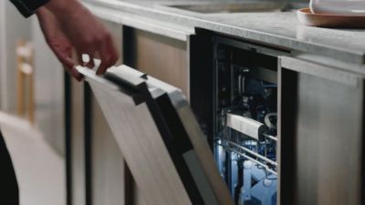 Voir la vidéo pour ELECTROLUX GlassCare Série 700 EEG68600W