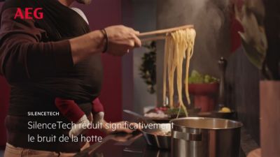 Voir la vidéo pour Hotte décorative murale AEG GV77D61ST