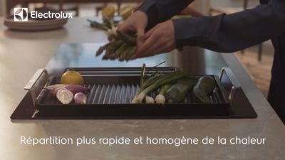 Voir la vidéo pour ACCESSOIRE ELECTROLUX Plancha grill pour four et table E9HHPG11