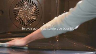 Voir la vidéo pour ELECTROLUX EOC9P3XT
