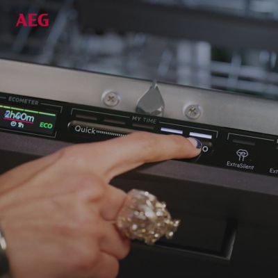 Voir la vidéo pour Lave vaisselle encastrable AEG FSK96818P