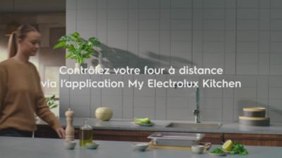 Voir la vidéo pour Four encastrable ELECTROLUX EOX8P38WZ PizzaExpert