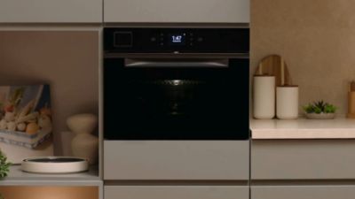 Voir la vidéo pour Micro ondes combiné WHIRLPOOL WCT7A9PHTSBF