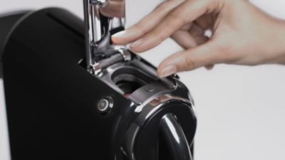 Voir la vidéo pour Nespresso DELONGHI Citiz noir EN167.B