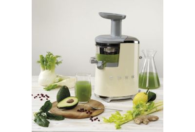 extracteur jus SMEG SJF01CREU crème
