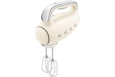 Batteur SMEG HMF01CREU>Un compagnon particulièrement ergonomique</h3><p>Votre futur batteur SMEG HMF01CREU brillera par sa facilité d'utilisation. <b>Enrichi d'un afficheur LED rétro-éclairé, son panneau de commande</b> favorisera une lecture facile de la vitesse en cours, tandis que l'éjection de ses fouets se fera en toute simplicité pour rendre le nettoyage rapide et facile : parfait pour gagner du temps à chaque étape de vos recettes.<br><br>Préparez vos plats favoris avec une aisance inégalée grâce à <b>la poignée antidérapante en plastique</b> de votre batteur SMEG HMF01CREUqui vous garantira une meilleure prise en main et un confort d'utilisation démultiplié, même lors de sessions culinaires prolongées. <b>Inclus, les fouets à fils, les batteurs plats et les crochets pétrisseur</b> optimiseront vos préparations de bout en bout avec autant d'efficacité que de confort.</p></p>
              </div>
            </div>
          

          
        


        
        <section id=