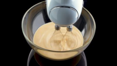 Voir la vidéo pour Batteur SMEG Rouge HMF01RDEU