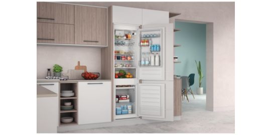 Réfrigérateur combiné encastrable INDESIT INCO18DC03