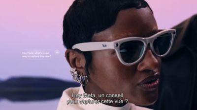 Voir la vidéo pour Lunettes connectées META Ray-Ban Wayfarer (large, Gen 2) - Noir mat, Verres dégradé graphite polarisés