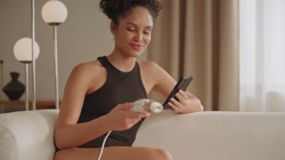 Voir la vidéo pour Epilateur lumière pulsée BRAUN IPL PL7211 Skin i-expert, 2 têtes, 1 rasoir Gillette Venus, 1 pochette