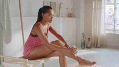 Voir la vidéo pour Epilateur électrique PHILIPS Series 8000 BRE730/10