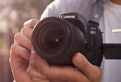 Reflex CANON EOS 80D + 18-200 IS