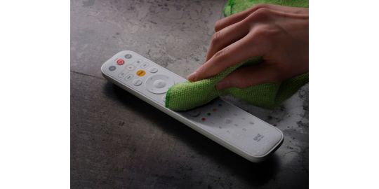 Télécommande ONE FOR ALL Universelle EazyClean 2en1 - White