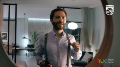 Voir la vidéo pour Lampe connectée PHILIPS HUE Go White&Color Ambiance