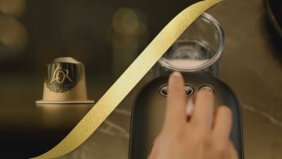 Voir la vidéo pour Cafetière à dosette PHILIPS LM9012/00 L'Or Sublime Blanc Satin