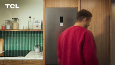 Voir la vidéo pour Réfrigérateur combiné TCL RP409BID0