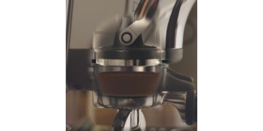 Machine à expresso SAGE APPLIANCES the barista express impress bleu prune