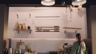 Voir la vidéo pour Machine à expresso SAGE APPLIANCES the barista express impress bleu prune